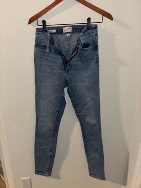 Universal Thread Women's Skinny Jeans in Blue Wash